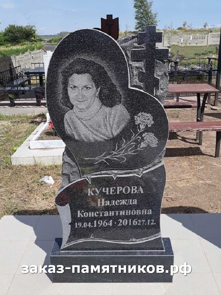 Резной гранитный памятник женщине с крестом фото