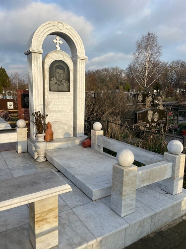 Монтаж мемориалов из мрамора в Таганроге фото